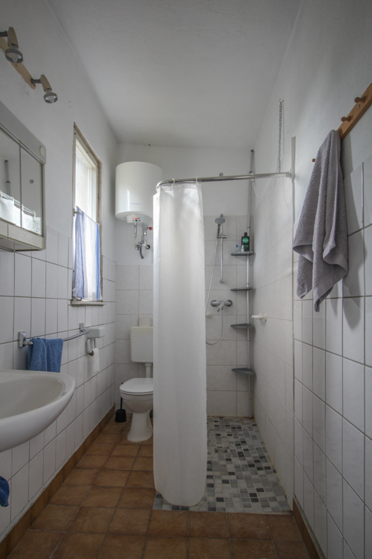 Immobilien-Uckermark_Gerswalde_Wohnhaus-mit-Garten_Badezimmer