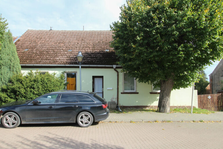 Immobilien-Uckermark_Gerswalde_Wohnhaus-mit-Garten_Eingang
